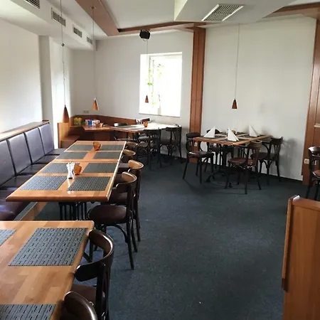 Le Boeuf Steakhouse & Hotel